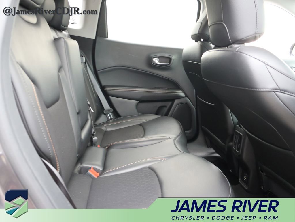 Used 2020 Jeep Compass Latitude image 12