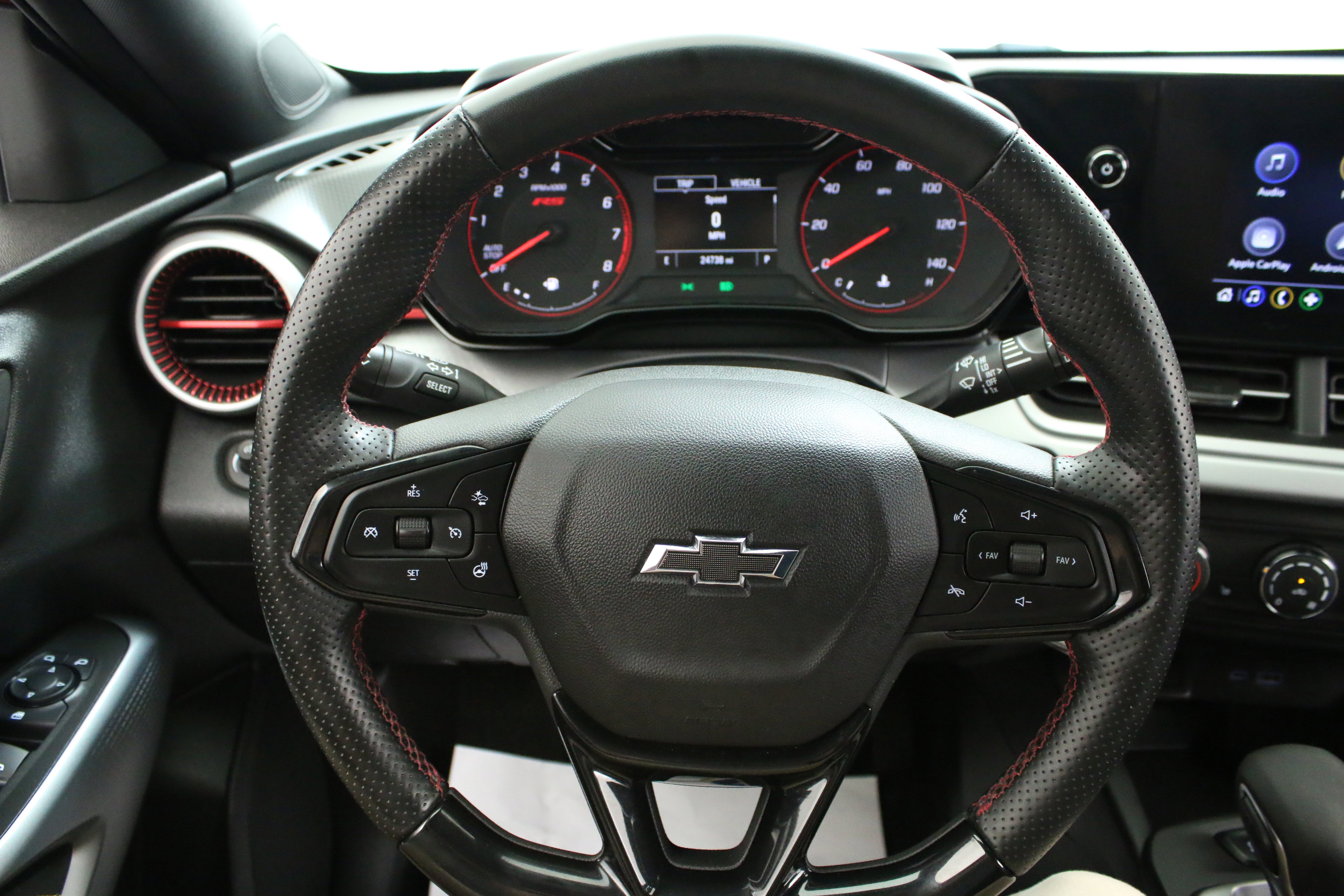 Certified 2024 Chevrolet Trax RS w/ Driver Confidence Package FWD image 13