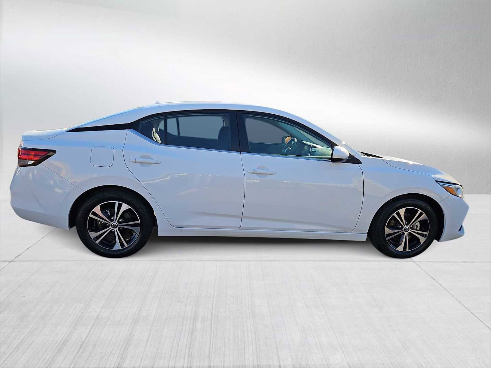 Used 2022 Nissan Sentra SV image 9