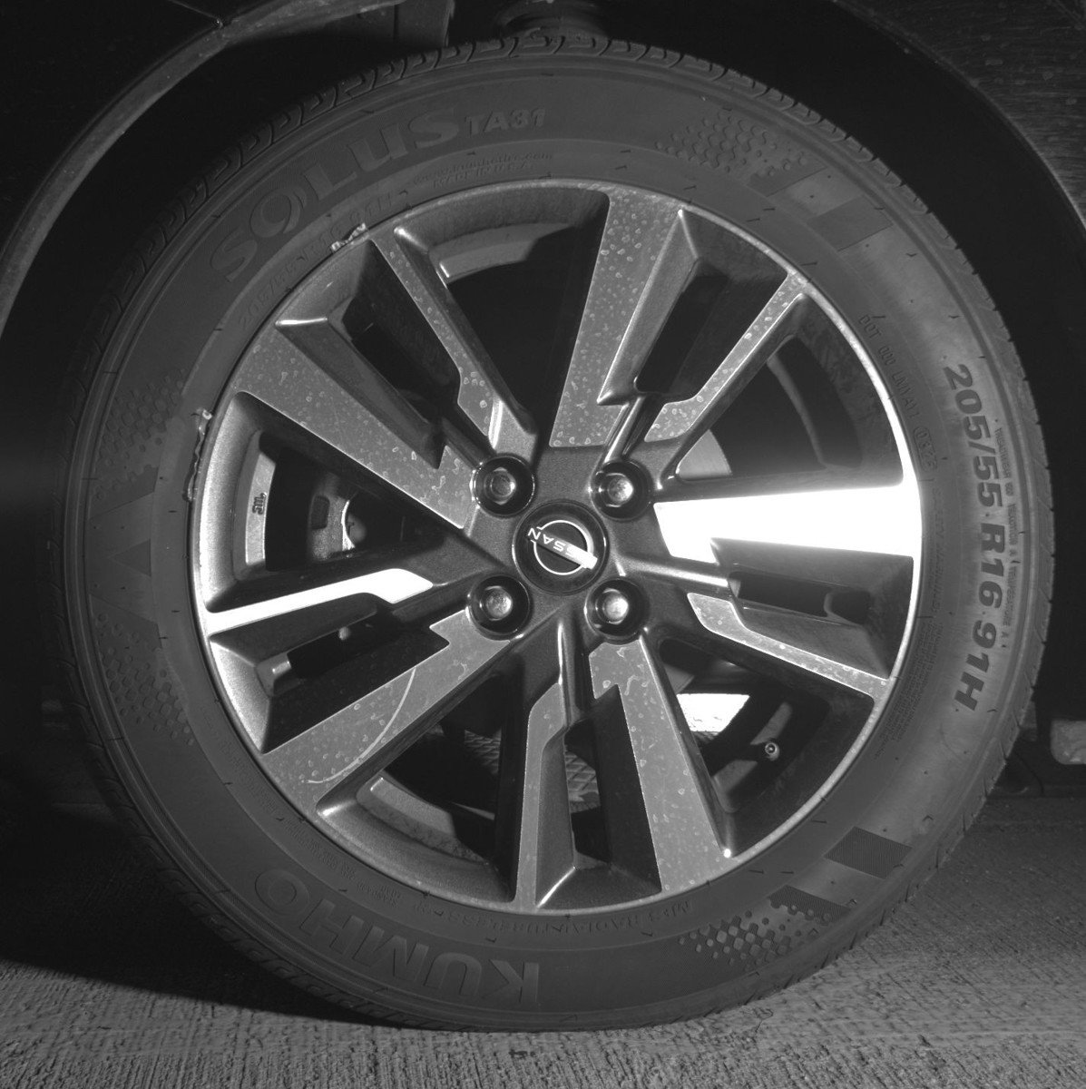 Used 2025 Nissan Versa SV image 12