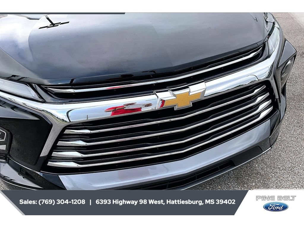 Used 2025 Chevrolet Blazer Premier w/ Enhanced Convenience Package AWD/4WD image 25