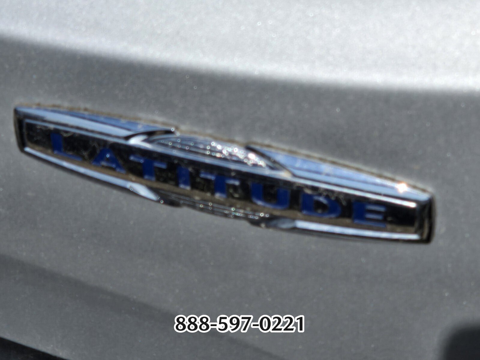 Used 2017 Jeep Renegade Latitude w/ Popular Equipment Group image 6