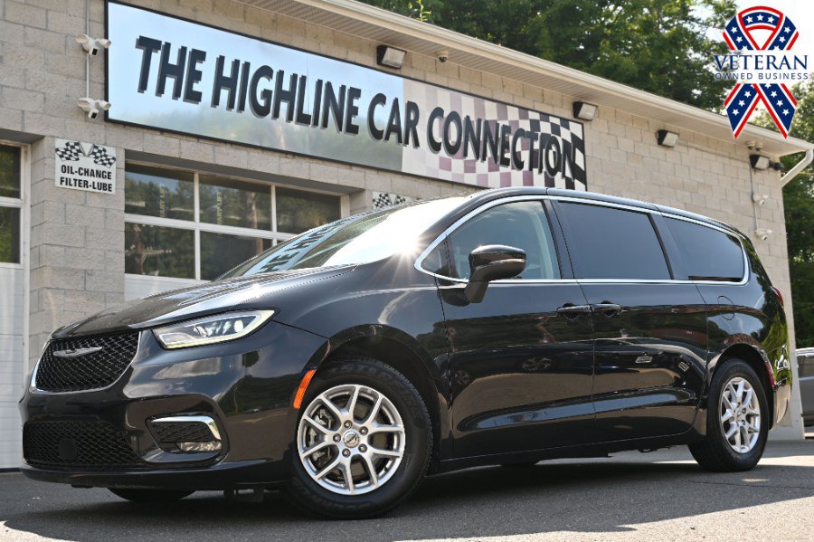 Used 2023 Chrysler Pacifica Touring-L