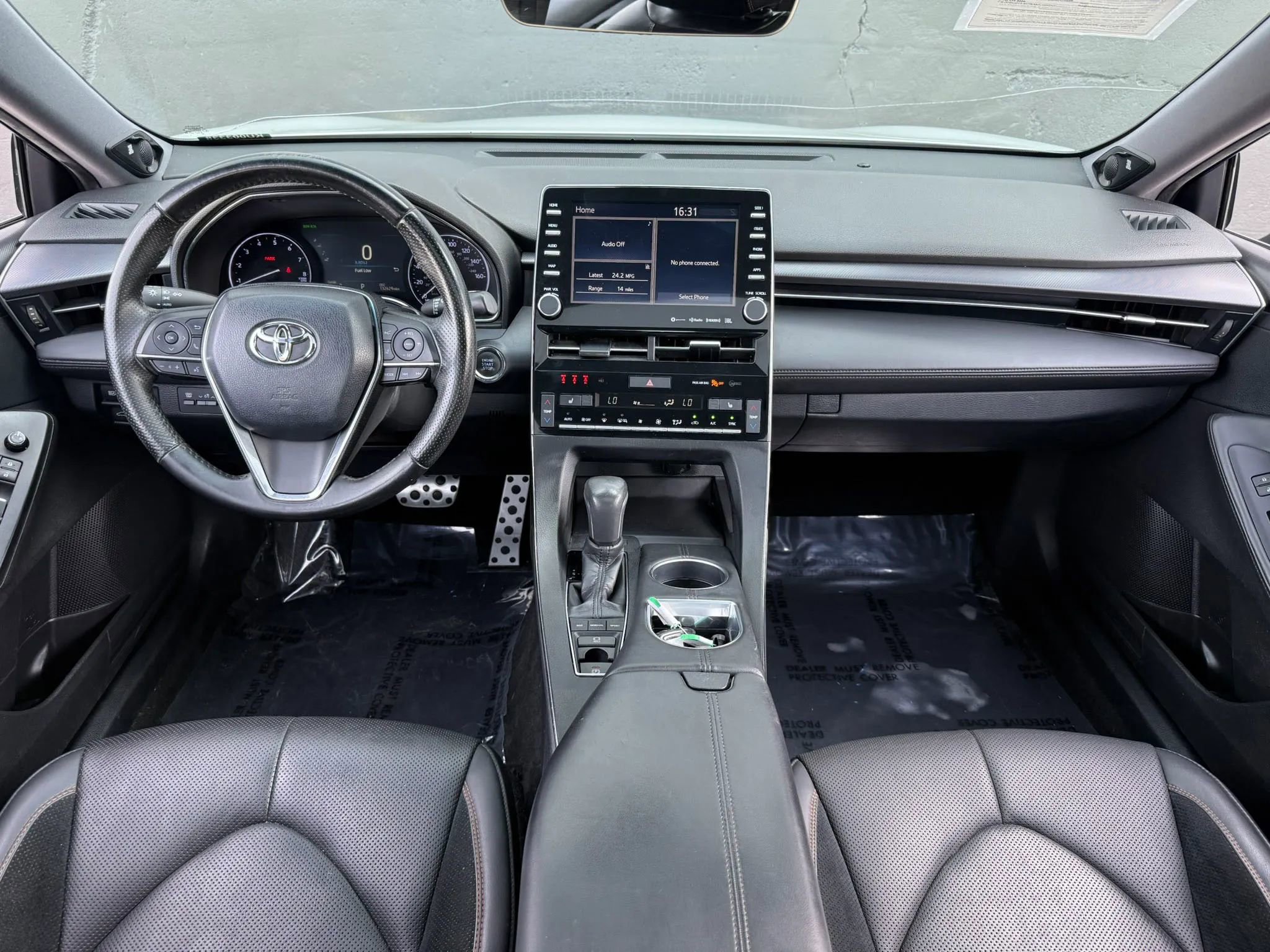 Used 2019 Toyota Avalon XSE image 16