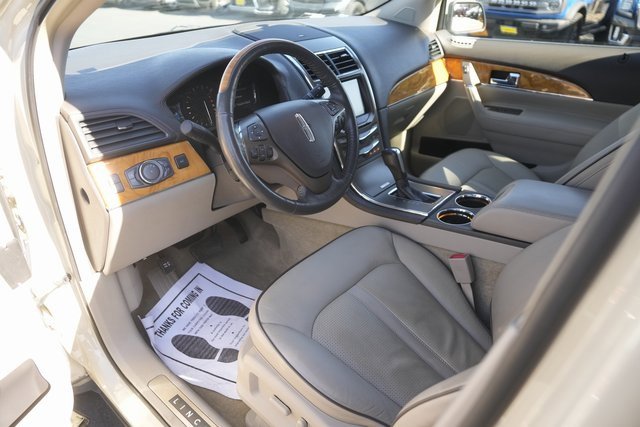 Used 2015 Lincoln MKX FWD w/ Equipment Group 101A image 8