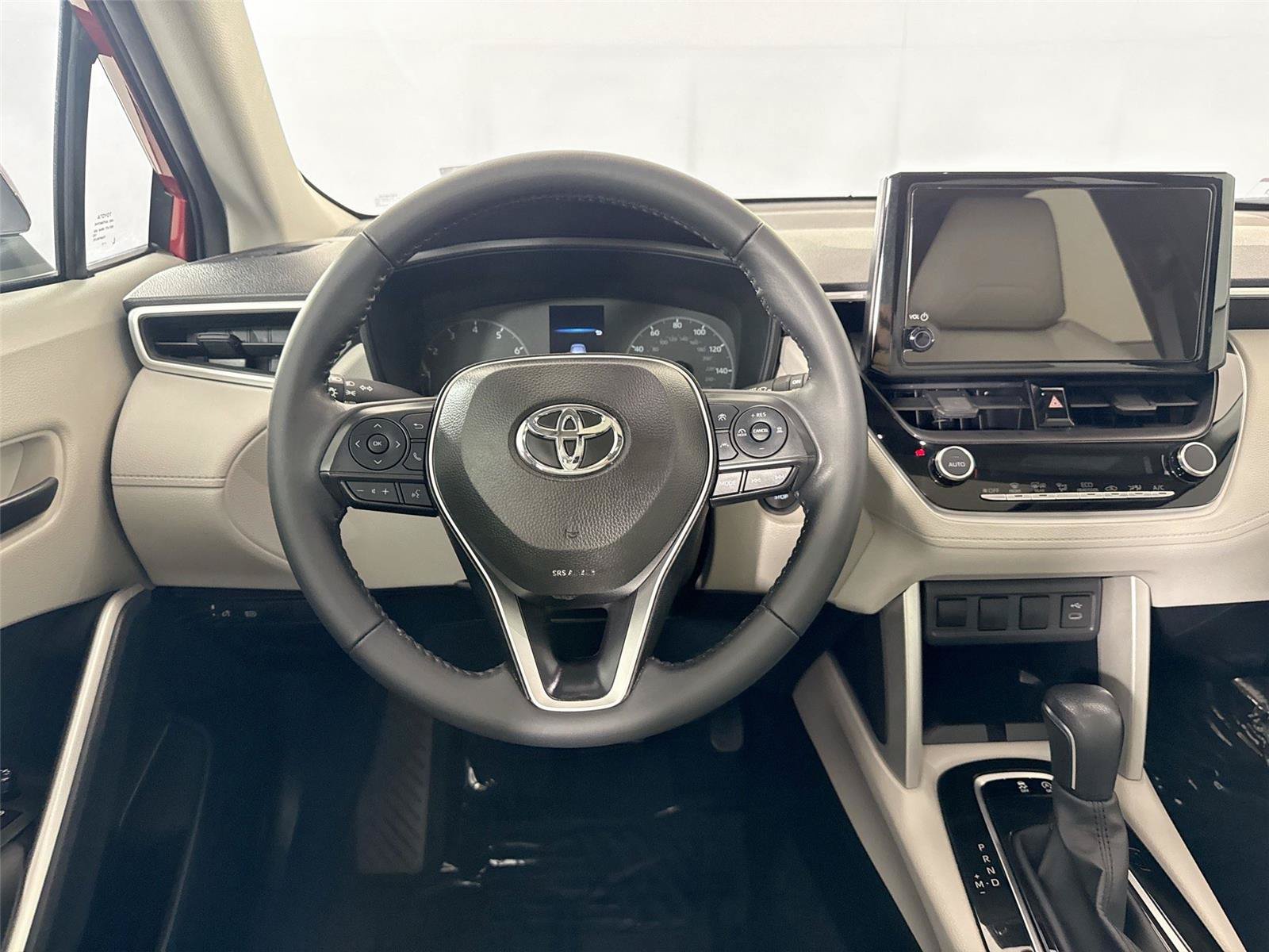 Used 2024 Toyota Corolla Cross LE w/ Moonroof Package FWD image 31