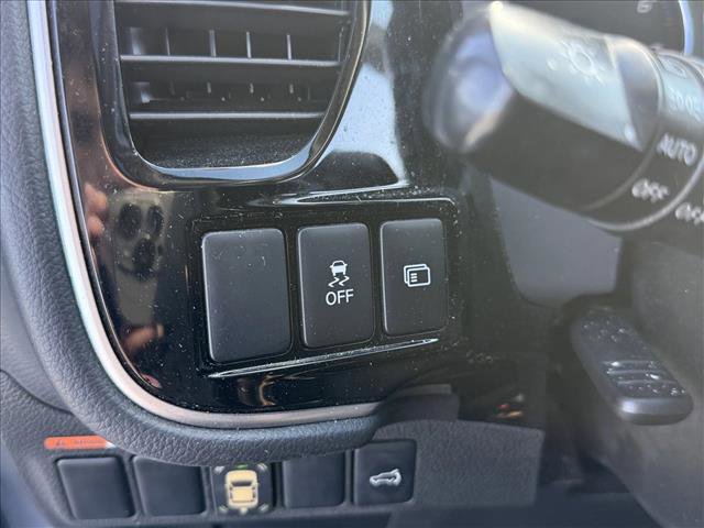 Used 2017 Mitsubishi Outlander SEL image 22