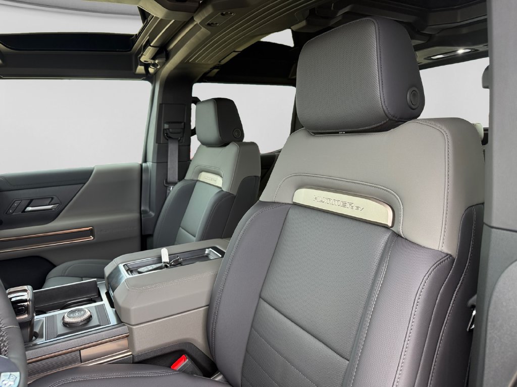 New 2025 GMC Hummer EV 2X w/ LPO, Dark Essentials Package AWD/4WD image 24