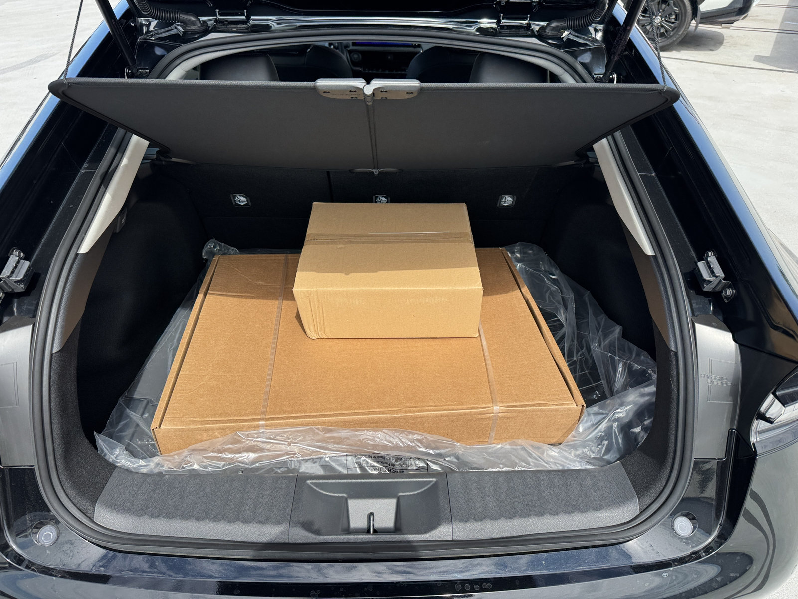 New 2026 Toyota Prius Plug-In Hybrid FWD image 9