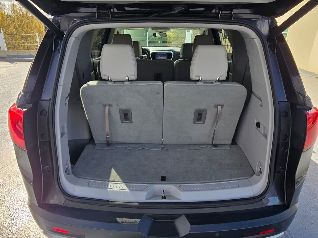 Used 2017 GMC Acadia SLT image 13