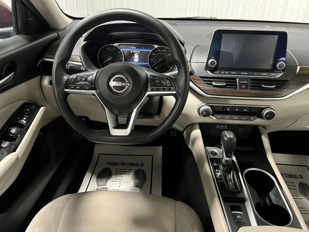Used 2023 Nissan Altima 2.5 SV image 4