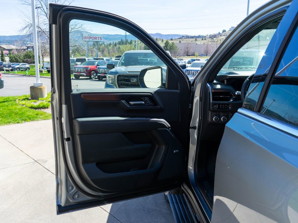 New 2026 GMC Yukon XL Denali w/ Denali Reserve Package image 20