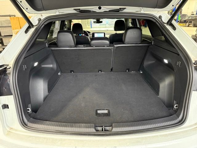 Certified 2024 Volkswagen Atlas Cross Sport SE image 27