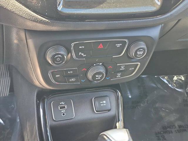 Used 2018 Jeep Compass Limited w/ Navigation Group FWD image 15