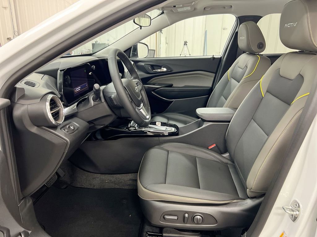New 2026 Chevrolet Trax ACTIV w/ Sunroof Package FWD image 20
