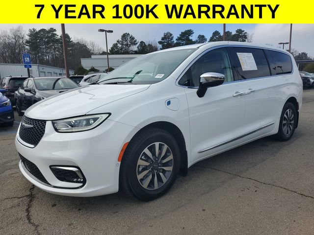 Certified 2023 Chrysler Pacifica Limited image 4