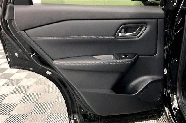 New 2025 Nissan Rogue SL image 31
