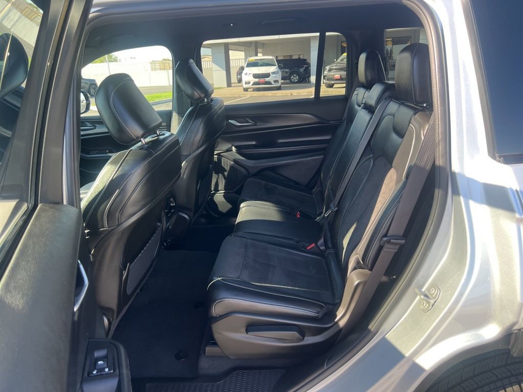 Used 2024 Jeep Grand Cherokee L Laredo image 22