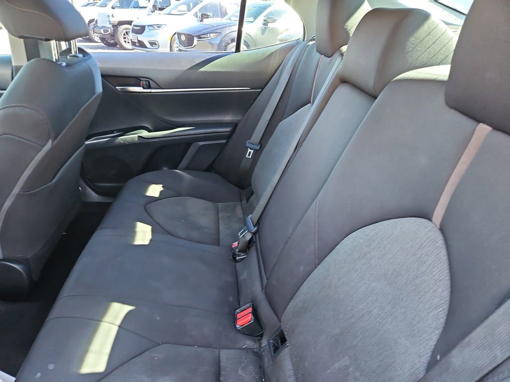 Used 2020 Toyota Camry LE image 12