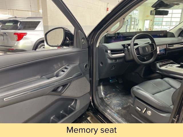 New 2026 Lincoln Navigator Reserve image 14