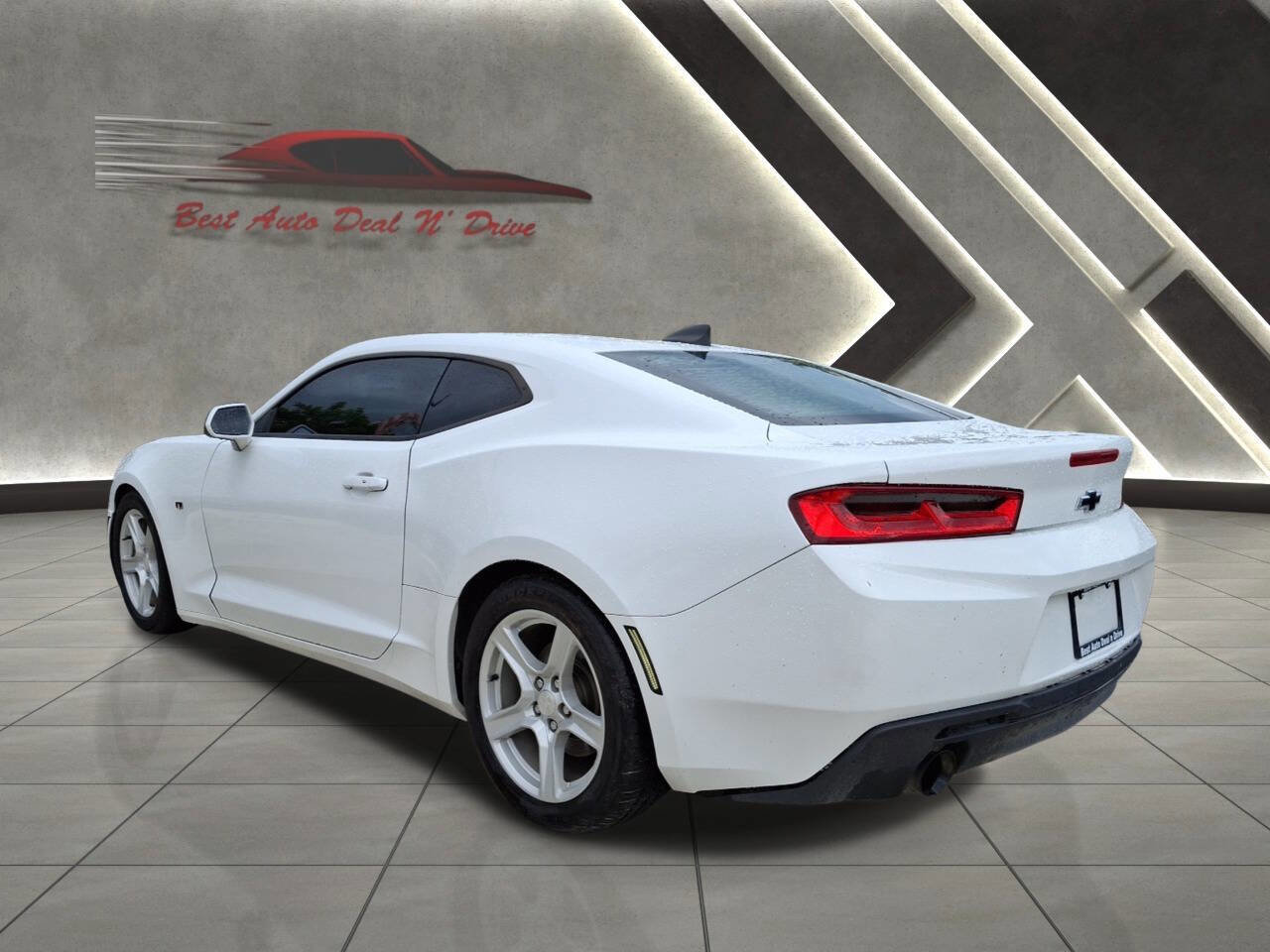 Used 2017 Chevrolet Camaro LT image 8