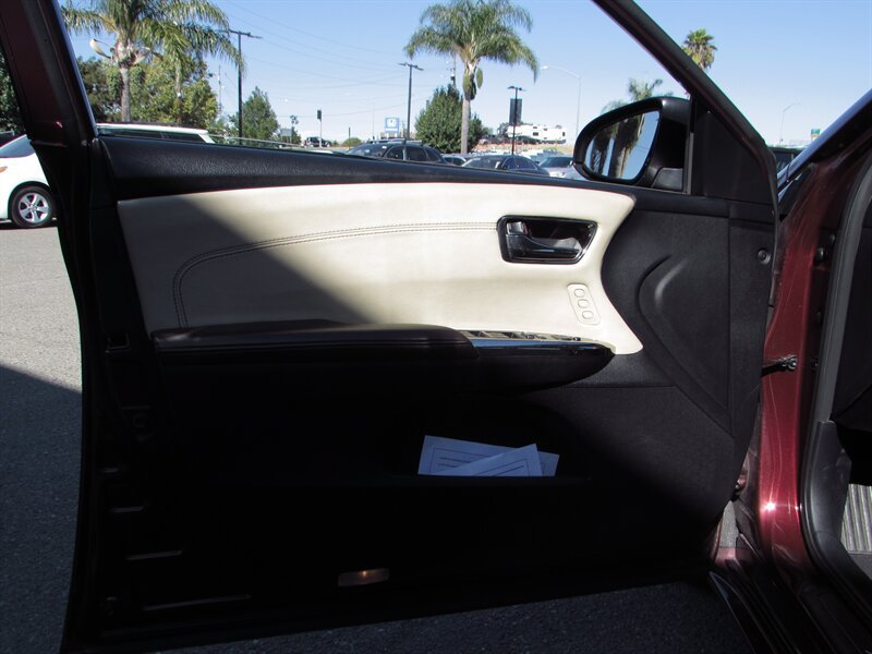 Used 2014 Toyota Avalon Limited w/ Technology Package FWD image 21