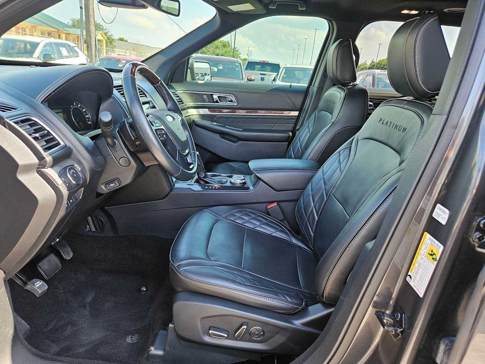 Used 2018 Ford Explorer Platinum AWD/4WD image 16