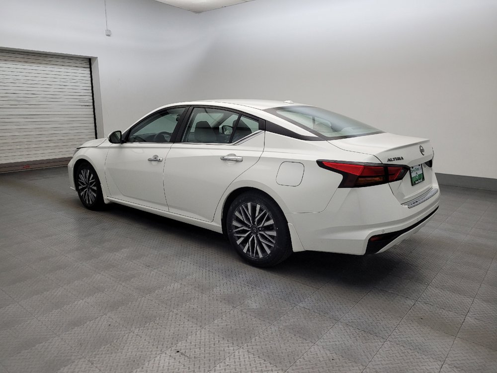 Used 2023 Nissan Altima 2.5 SV FWD image 3