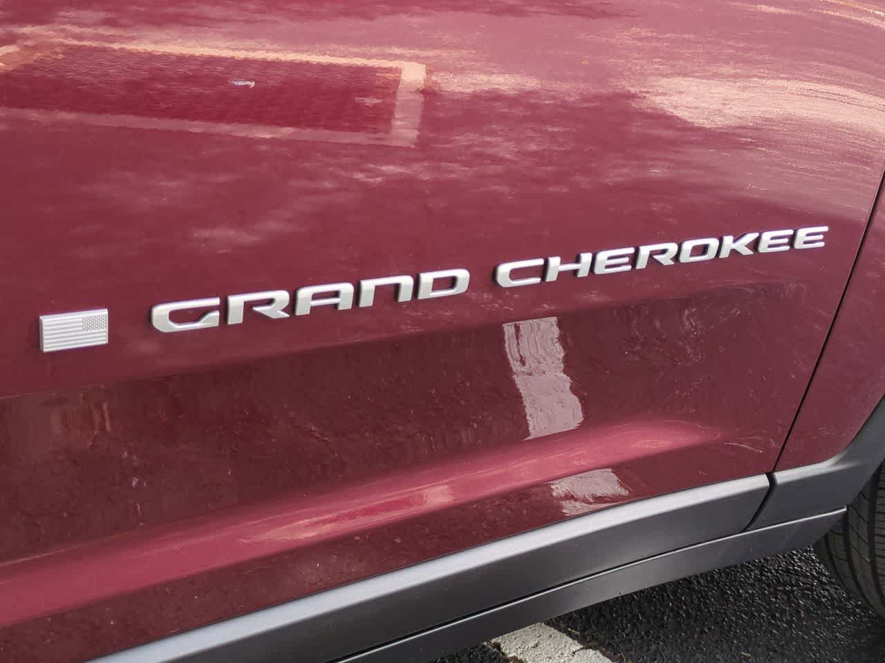 Used 2025 Jeep Grand Cherokee Limited RWD image 13
