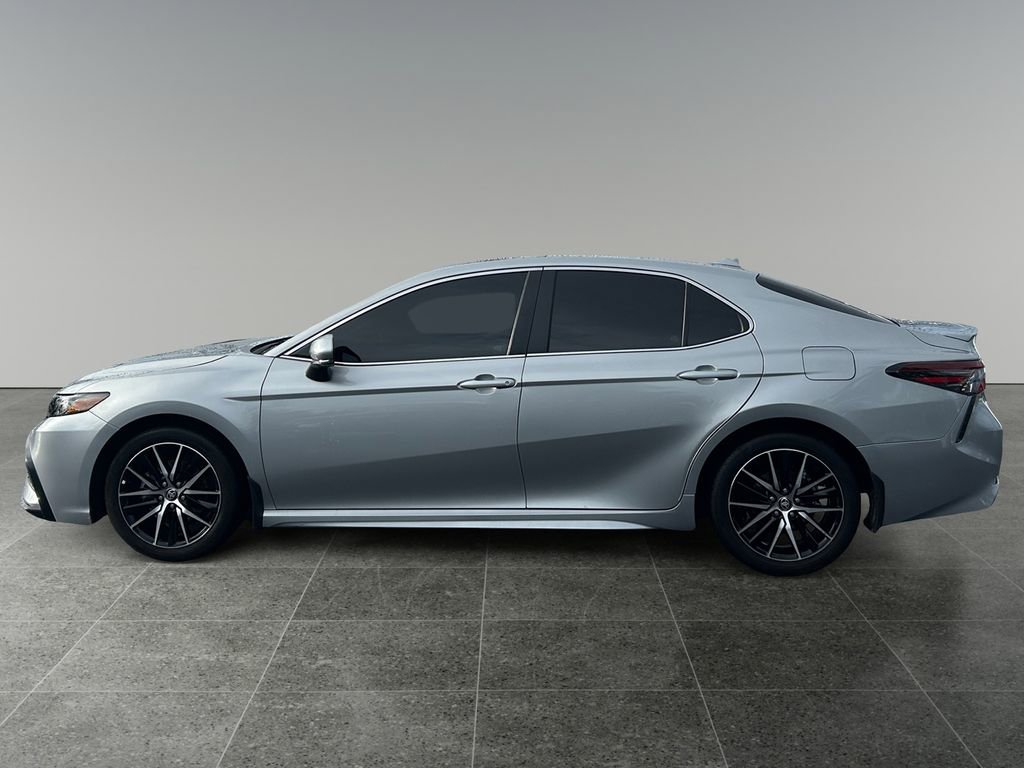 Used 2024 Toyota Camry SE w/ Cold Weather Package image 4