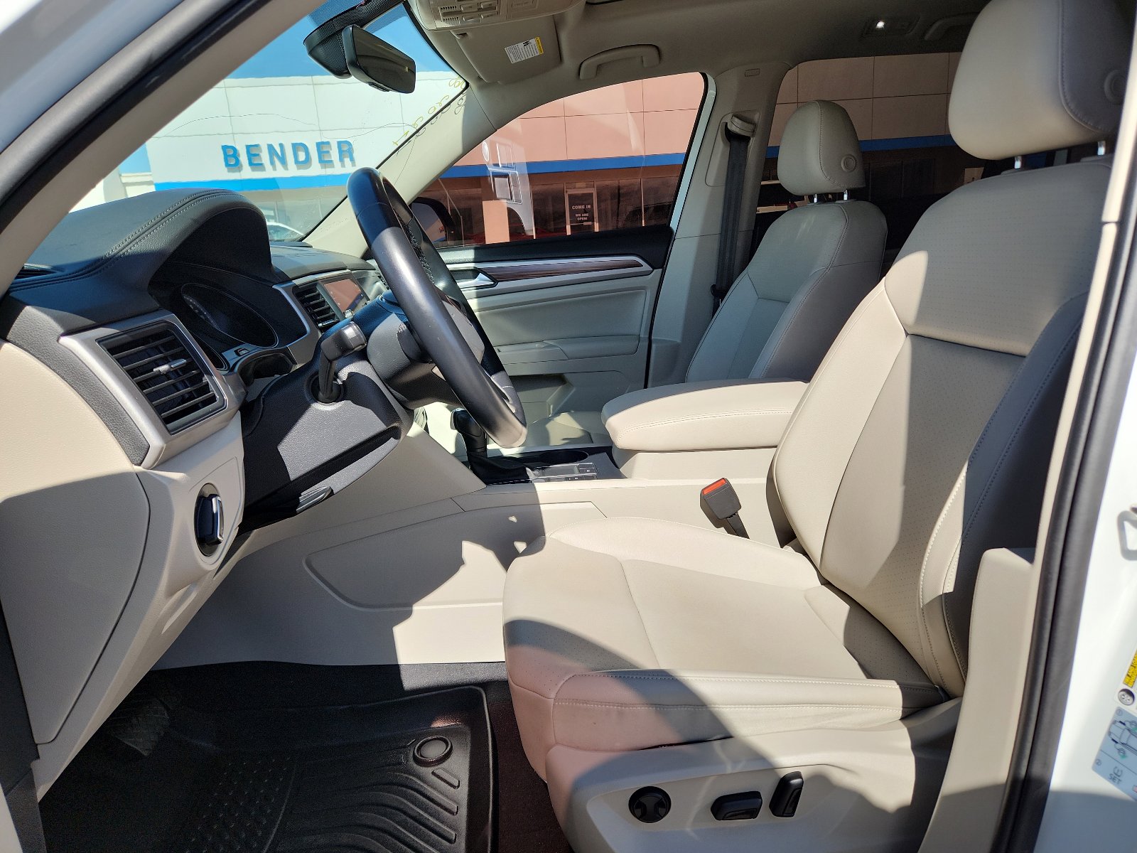 Used 2021 Volkswagen Atlas SE w/ Panoramic Sunroof Package image 11