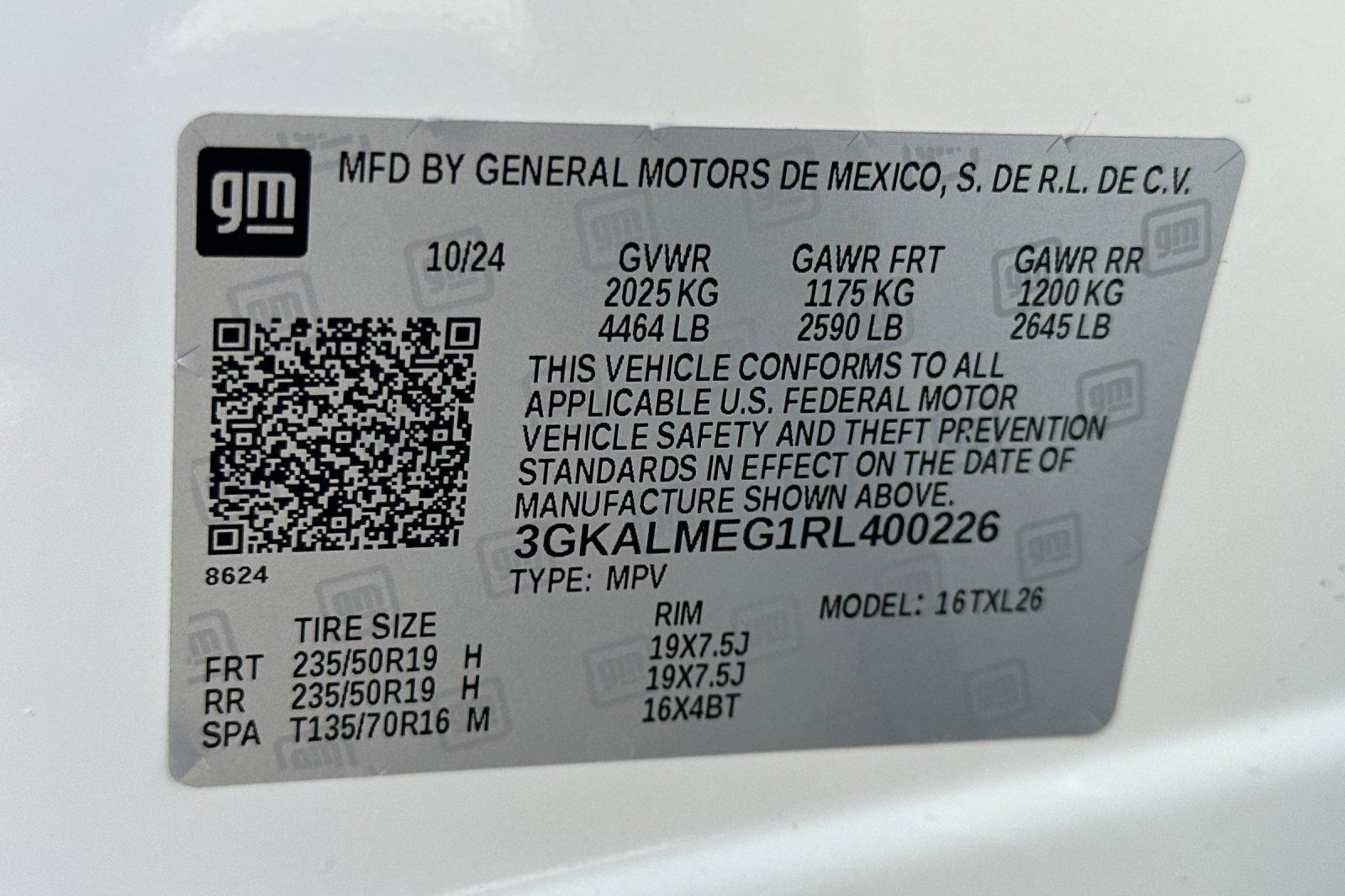 Used 2024 GMC Terrain SLE w/ Elevation Edition image 30