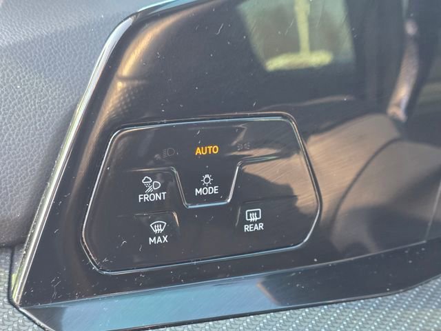 Used 2023 Volkswagen Golf R image 10