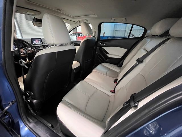 Used 2018 MAZDA MAZDA3 Grand Touring image 15