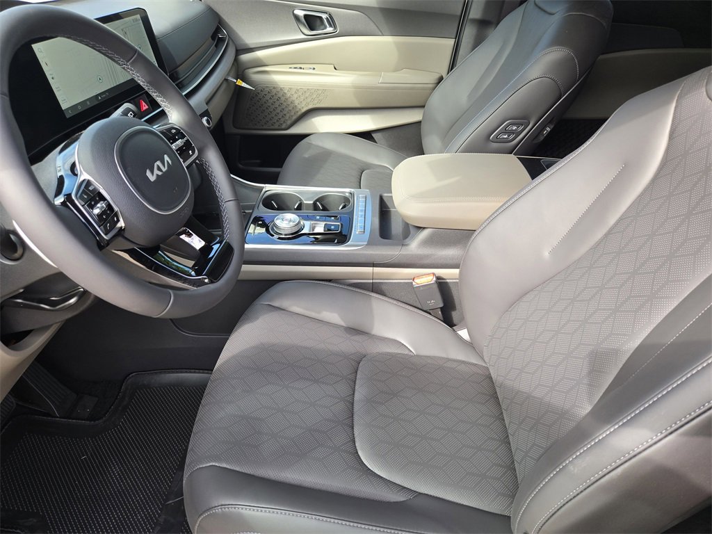 New 2026 Kia Carnival EX image 9