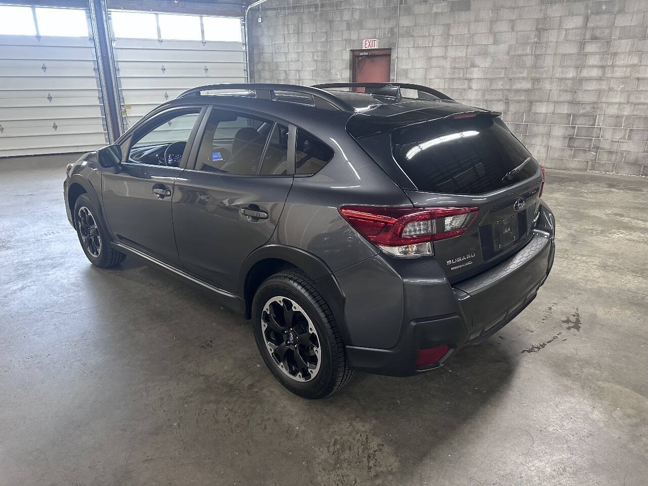 Used 2021 Subaru Crosstrek 2.0i Premium w/ Moonroof Package AWD/4WD image 5