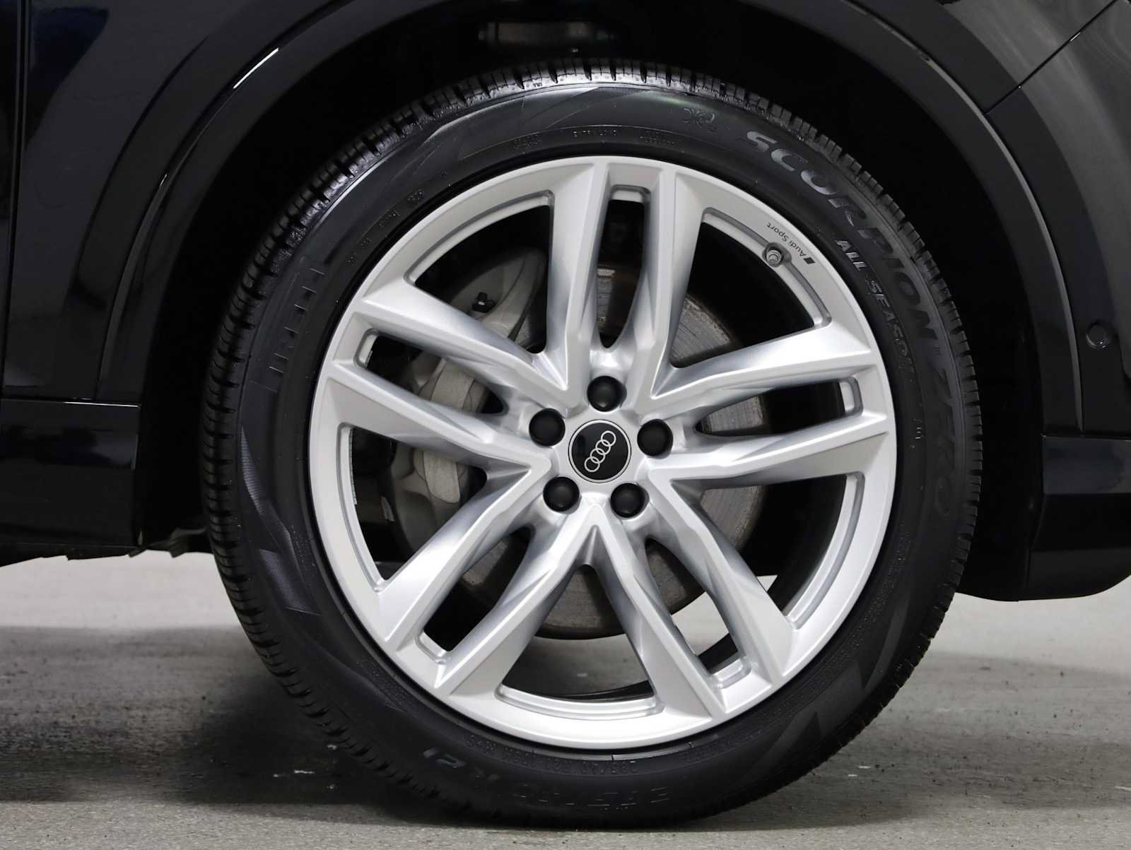 Certified 2025 Audi Q7 3.0T Premium Plus w/ Premium Plus Package AWD/4WD image 12