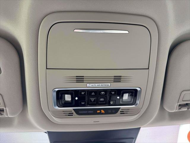 Used 2025 Lincoln Nautilus Reserve w/ Jet Appearance Package image 29