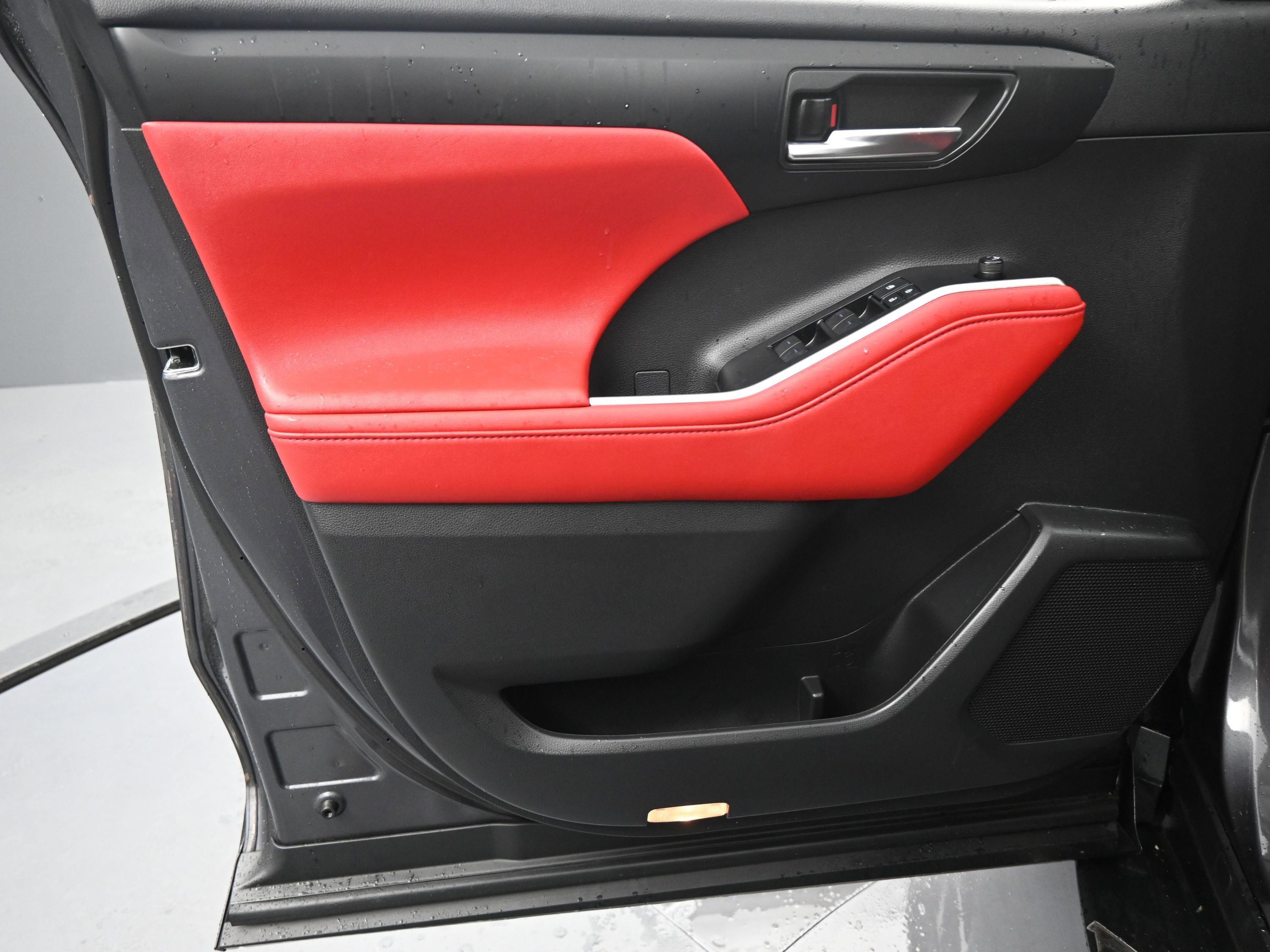 Certified 2021 Toyota Highlander XSE image 16