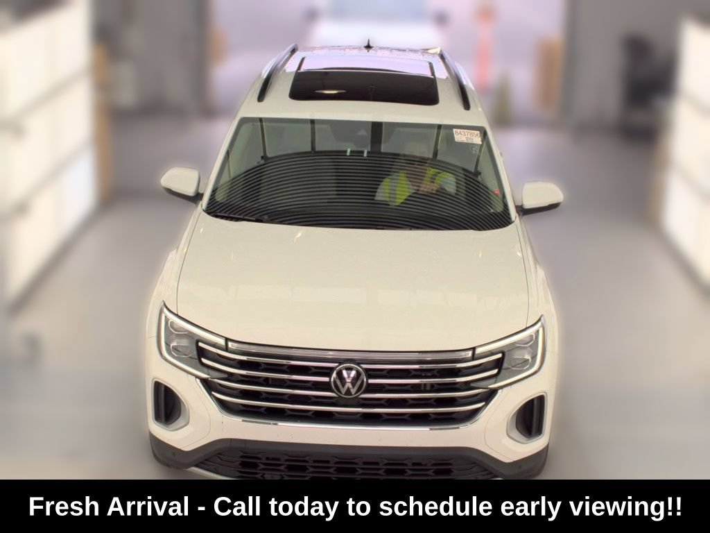 Used 2025 Volkswagen Atlas SE FWD image 2