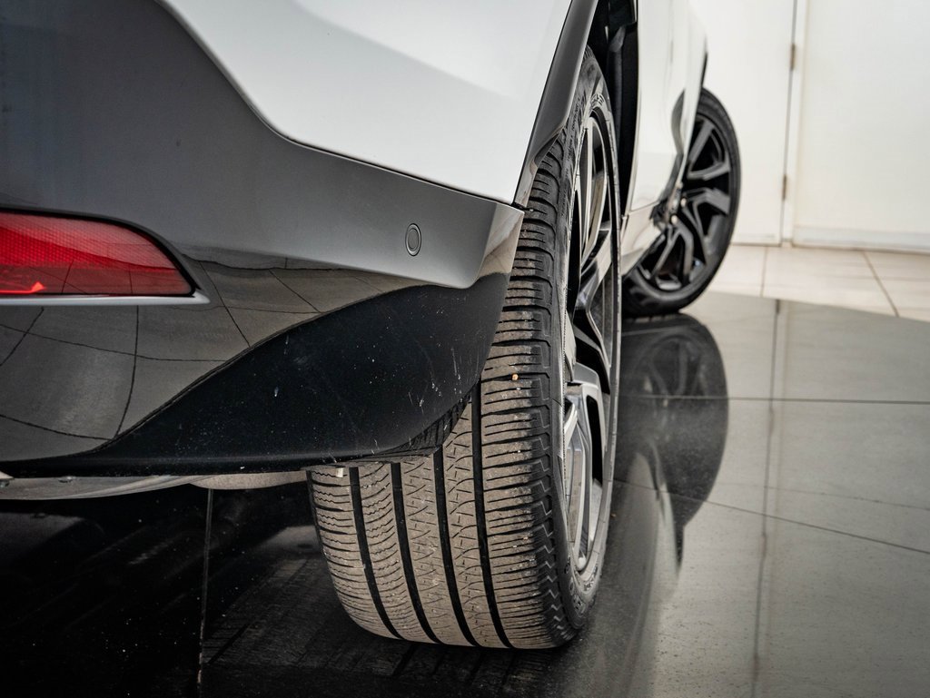 Used 2023 Land Rover Discovery S R-Dynamic image 40