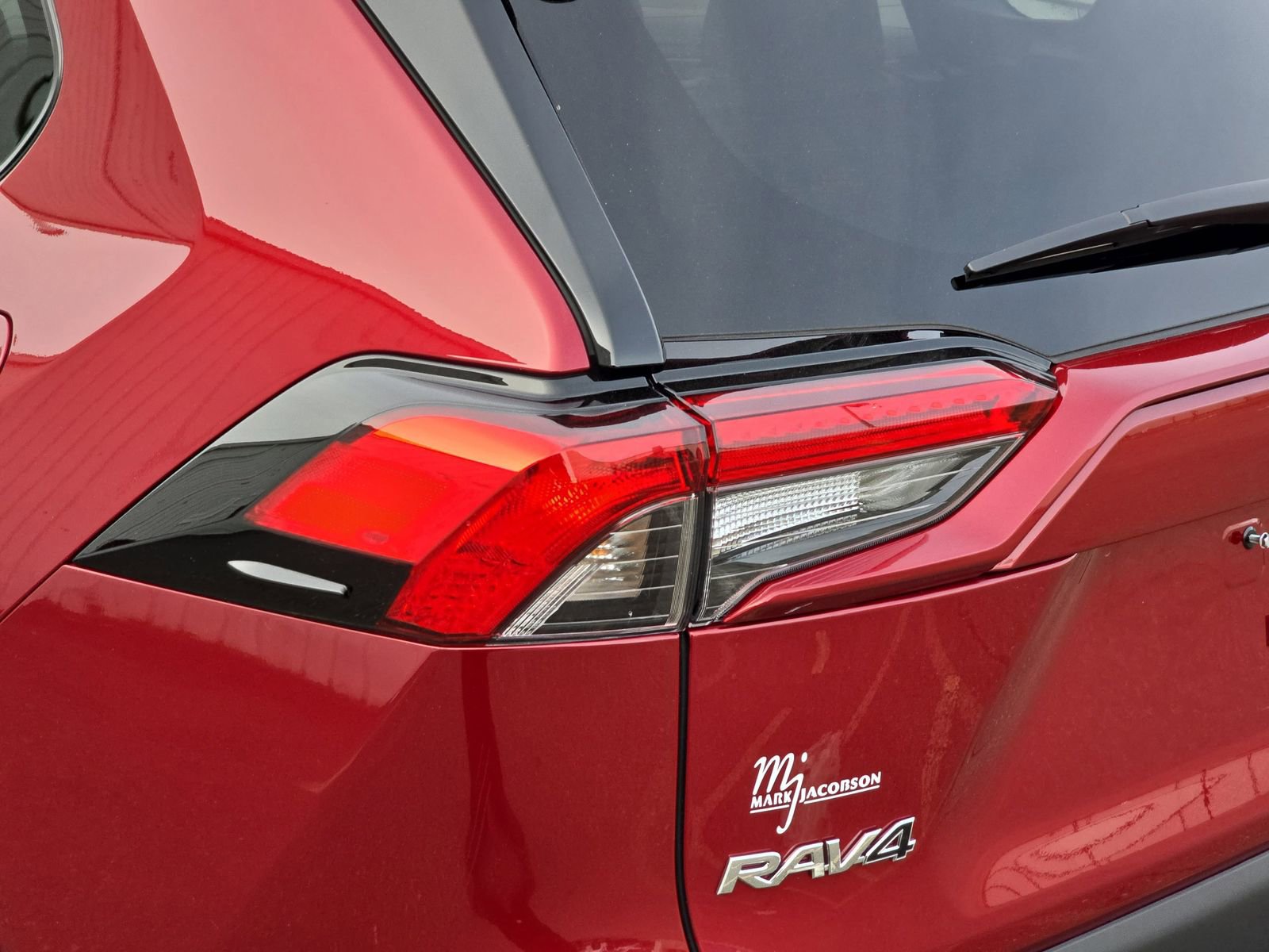 Used 2025 Toyota RAV4 XLE Premium image 42