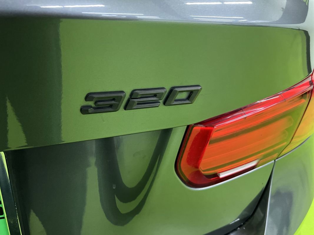 Used 2017 BMW 320i Sedan RWD image 13