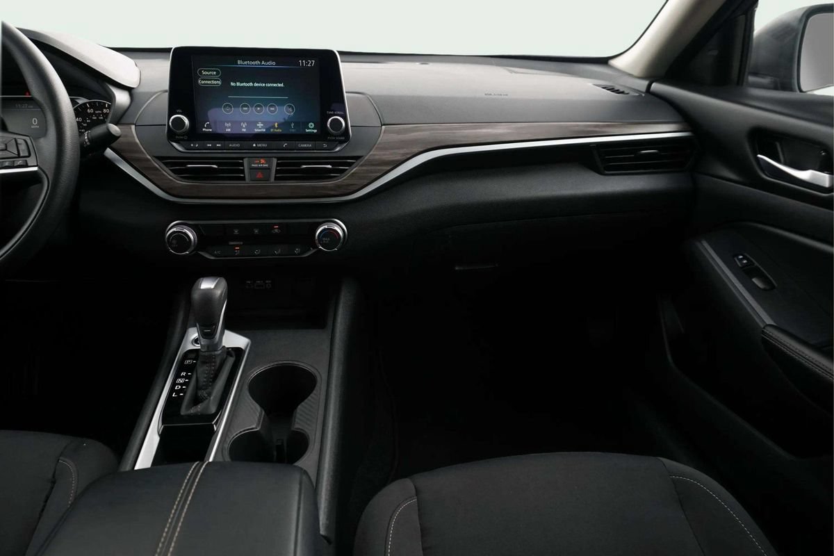 Used 2025 Nissan Altima 2.5 SV FWD image 22