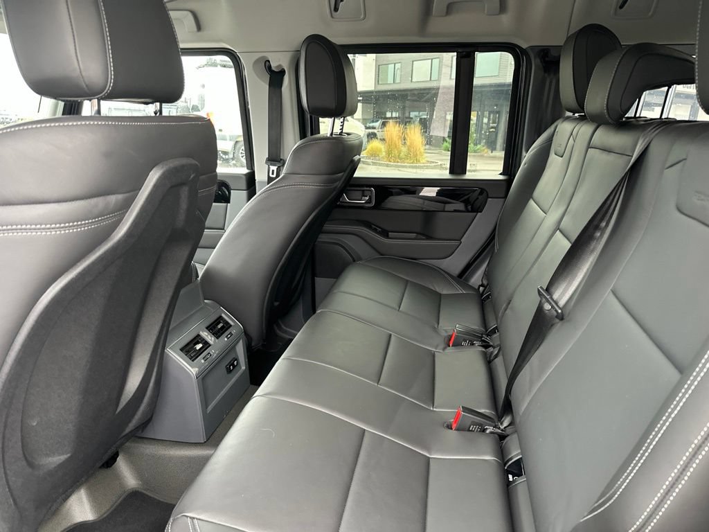 Used 2025 INEOS Grenadier Station Wagon AWD/4WD image 17