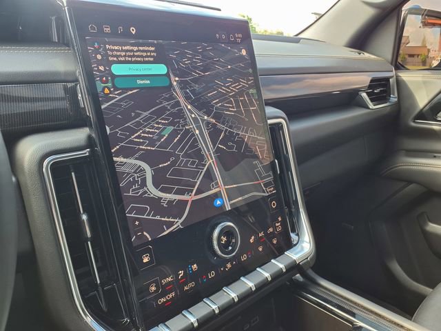 Used 2025 GMC Yukon Elevation w/ Technology Package AWD/4WD image 32