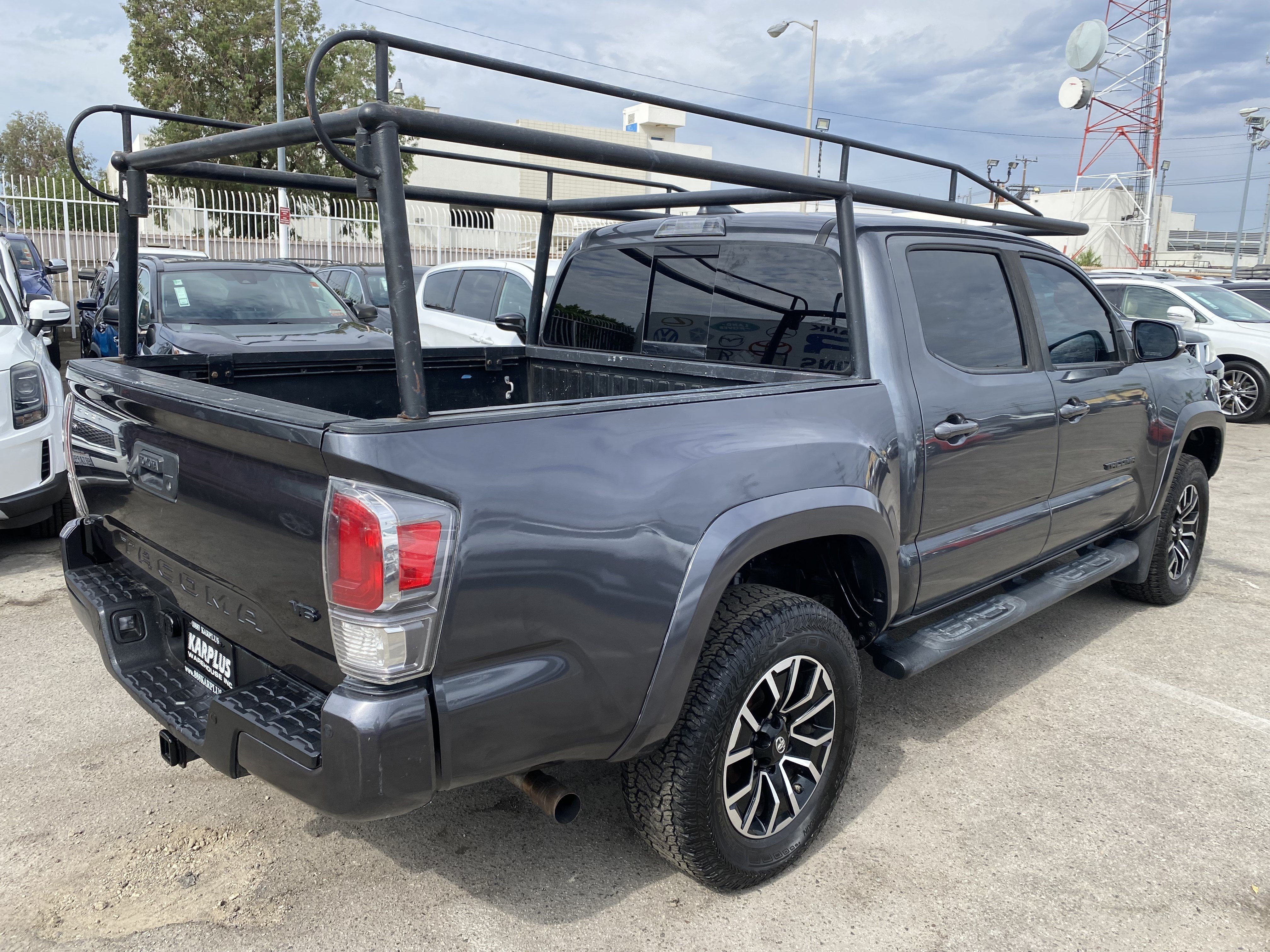 Used 2021 Toyota Tacoma TRD Sport w/ Technology Package AWD/4WD image 10
