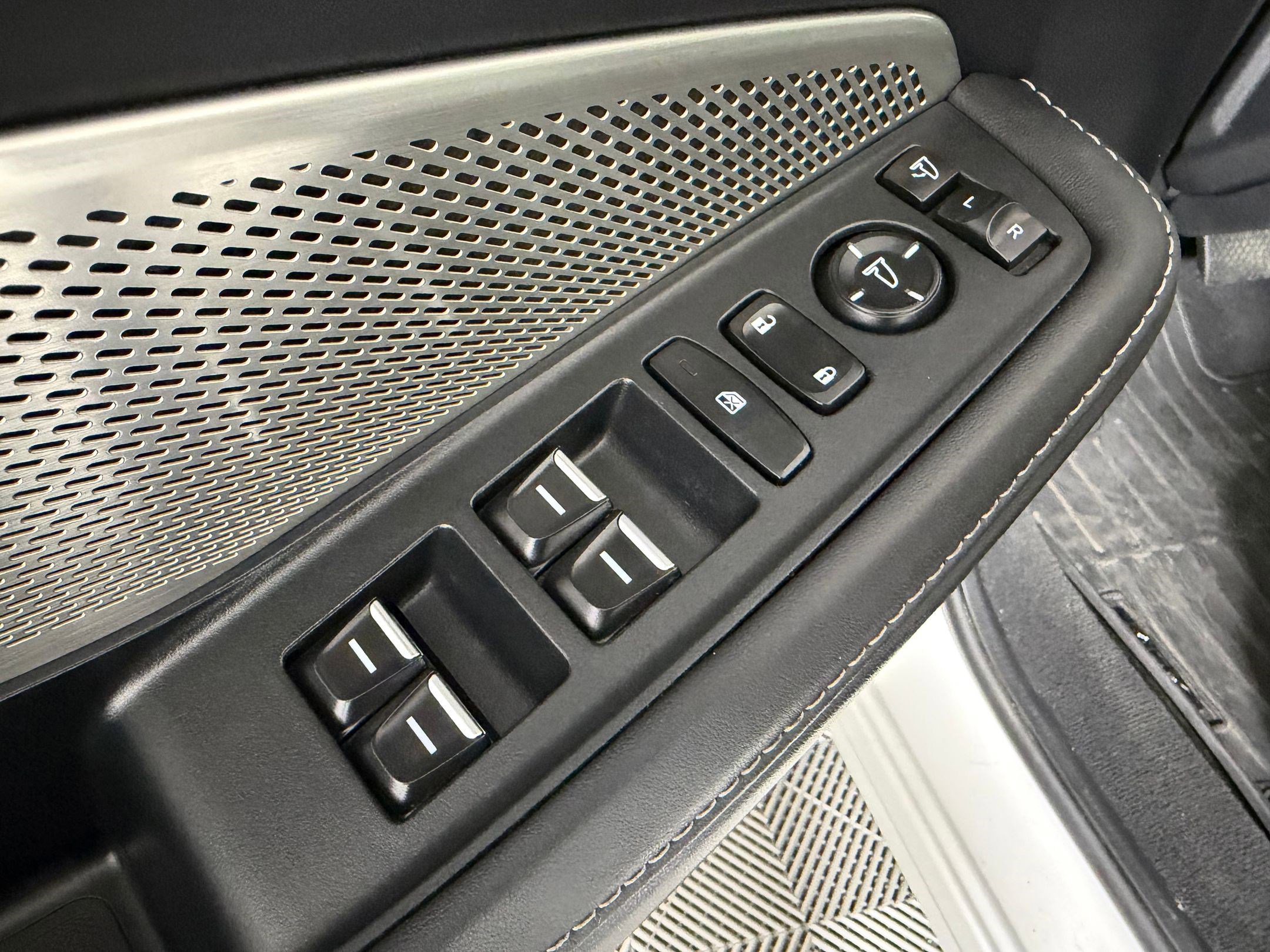 Used 2024 Acura MDX SH-AWD w/ Technology Package image 10