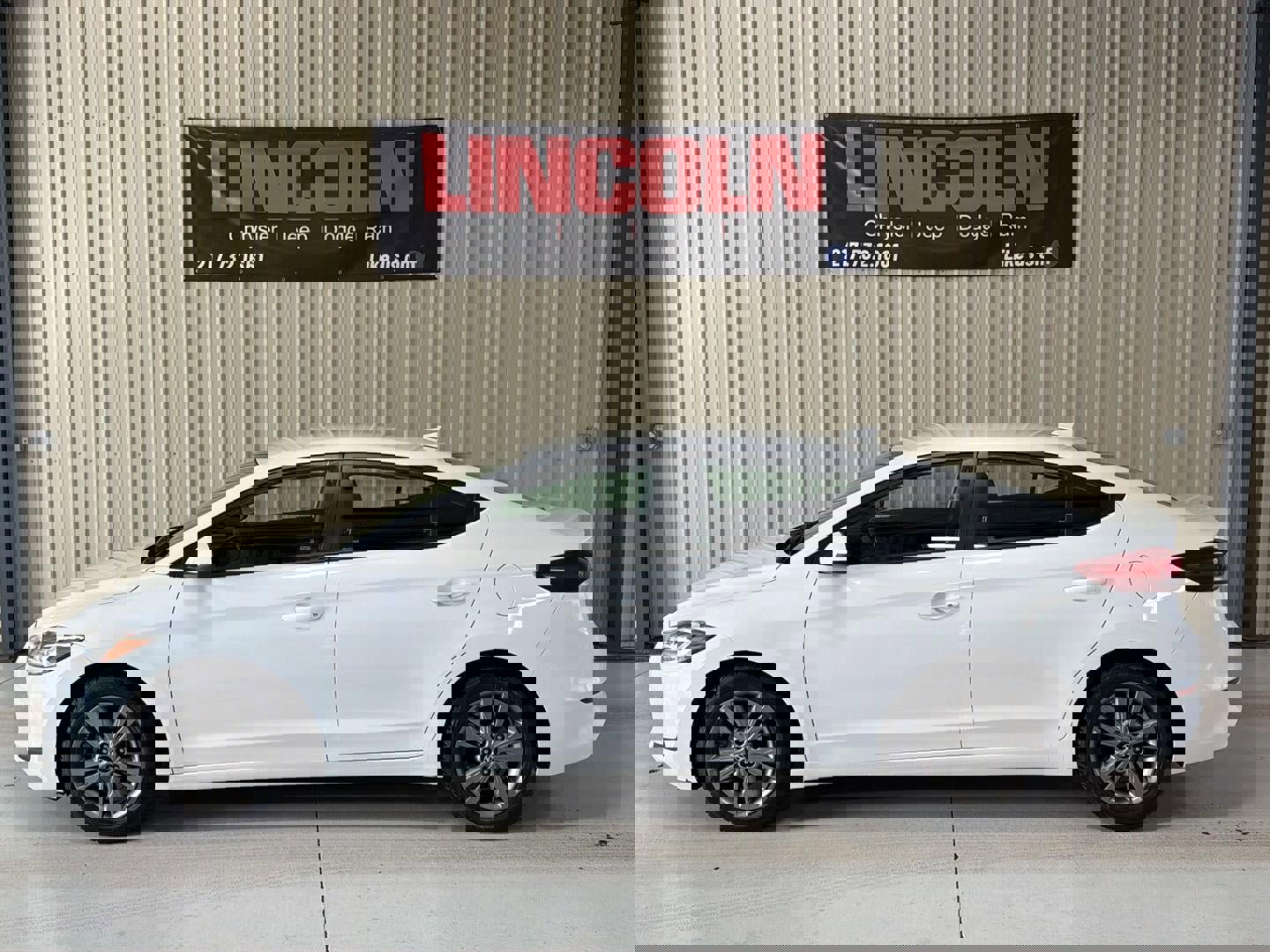 Used 2018 Hyundai Elantra SEL image 2