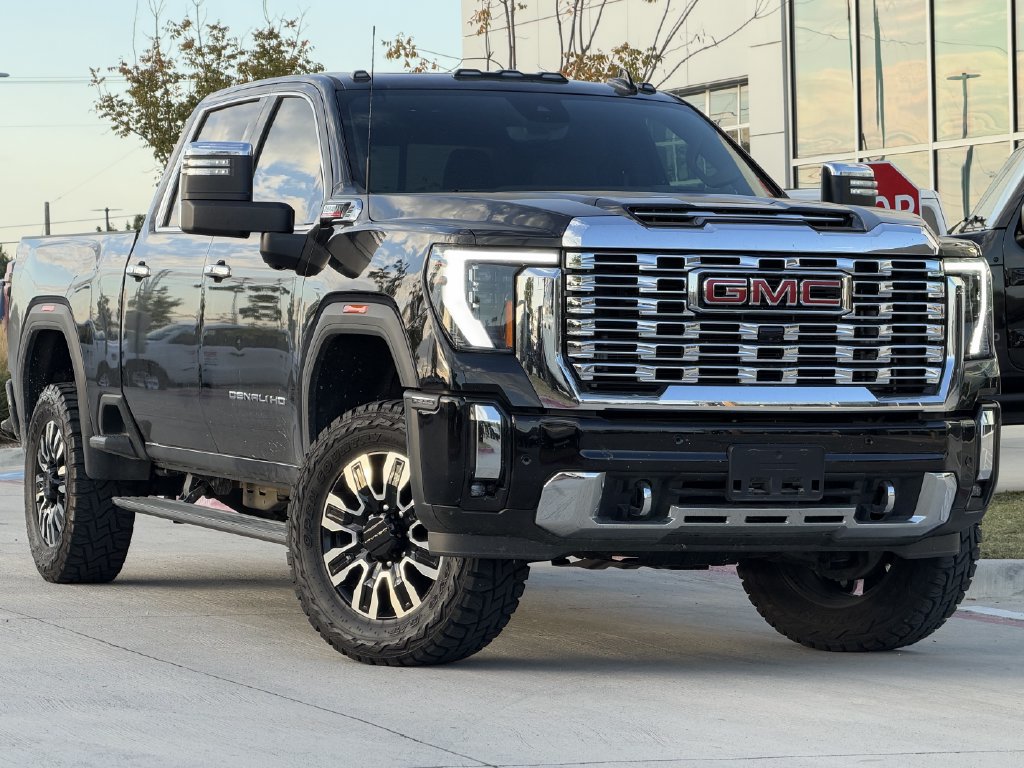 Used 2024 GMC Sierra 2500 Denali w/ Denali Reserve Package AWD/4WD image 2